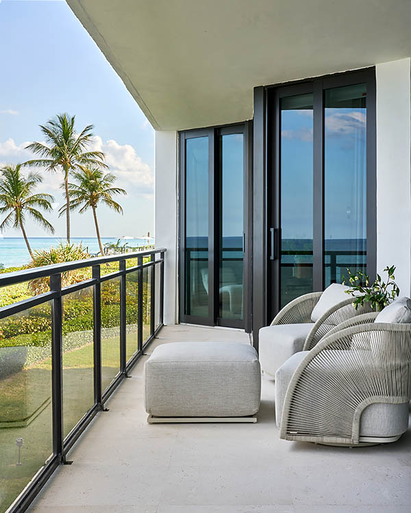 Palm Beach balcony chair and ottoman detail